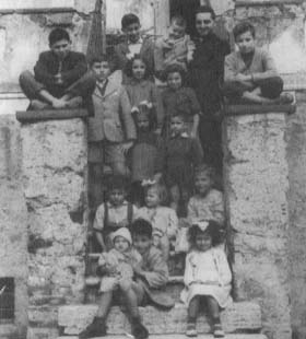 fotopage77.jpg (19981 byte)